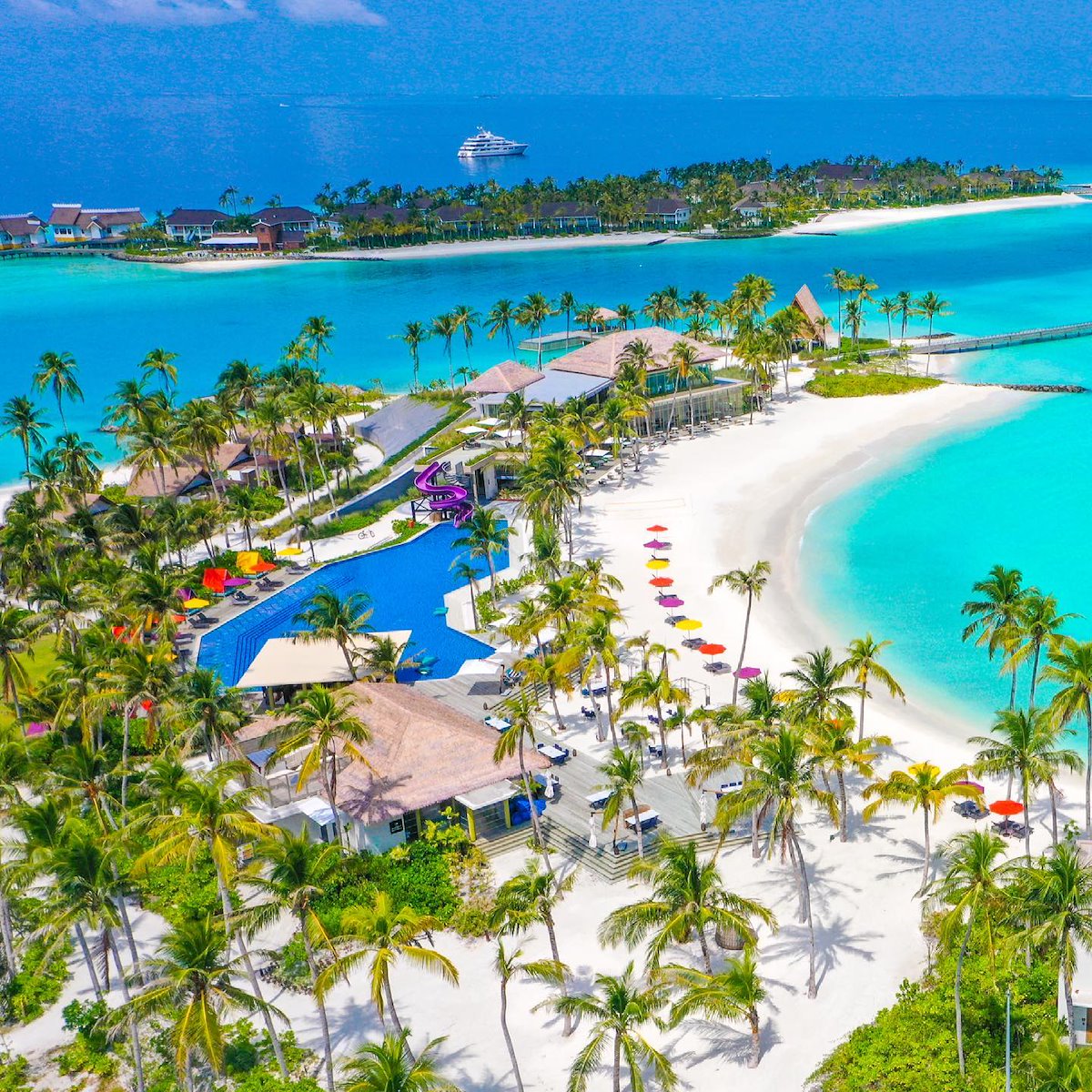 Hồ bơi và đường trượt nước | Hard Rock Hotel Maldives