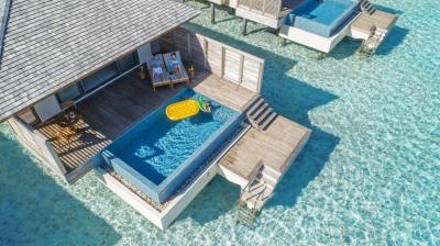 Biệt thự có hồ bơi trên mặt nước hoàng hôn | The Residence Dhigura Maldives