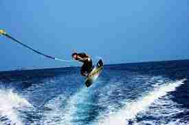 Lướt ván Ca nô tại Maldvies là gì, ở đâu , chi phí thế nào ở năm 2023